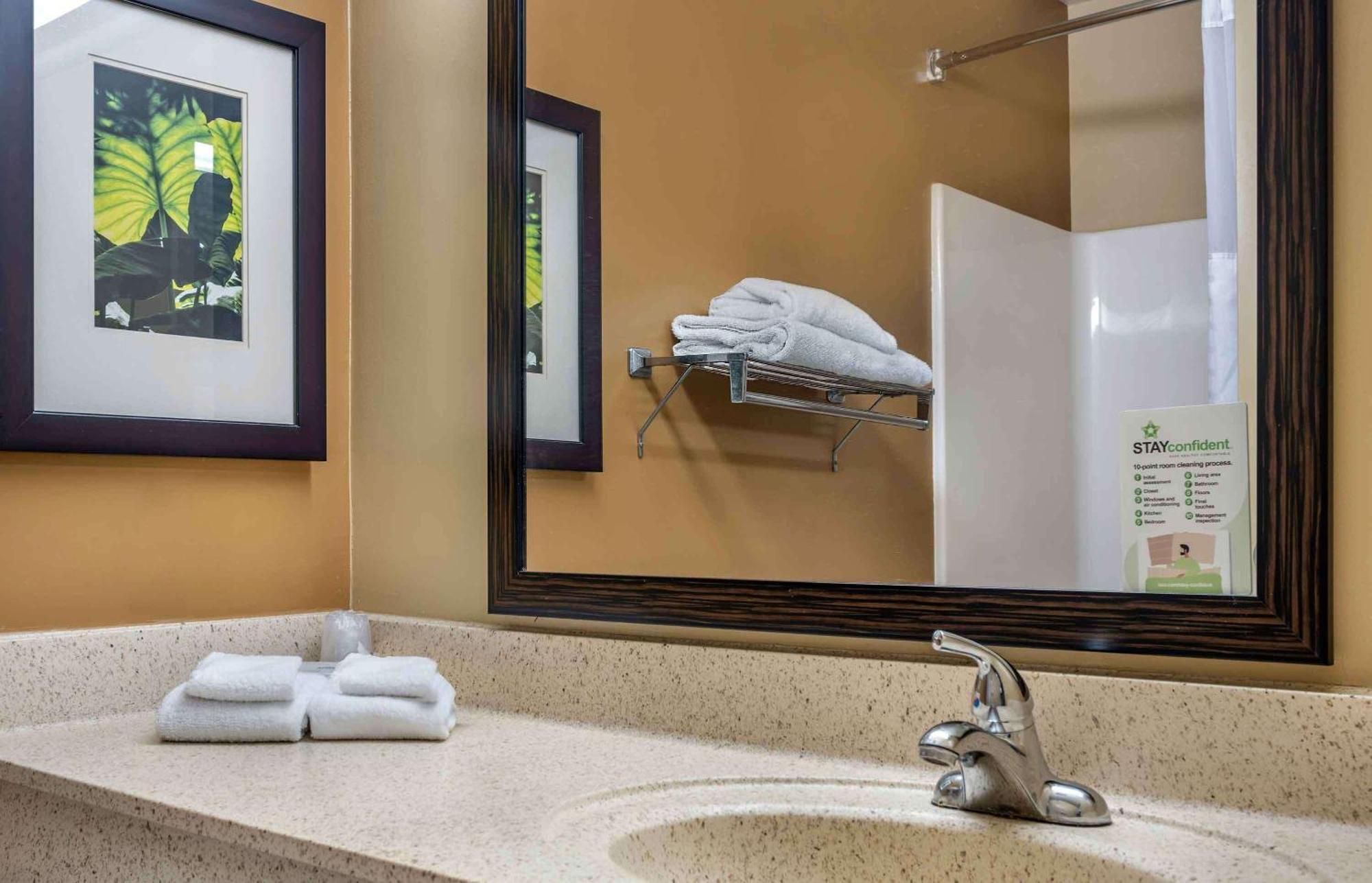 Extended America - Chicago - - Yorktown Center 2*
