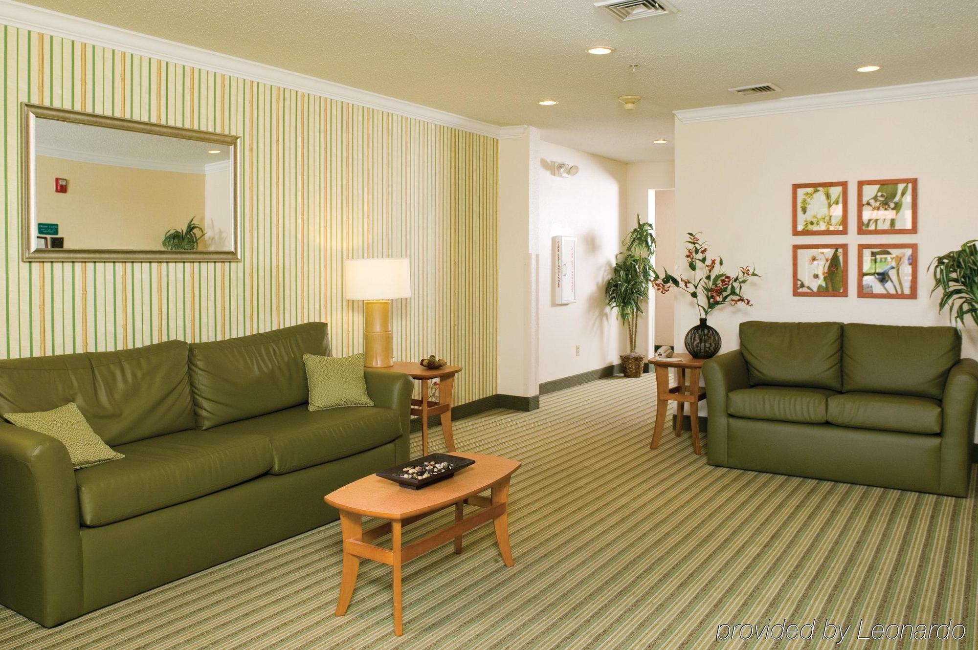 Extended America - Chicago - - Yorktown Center Lombard